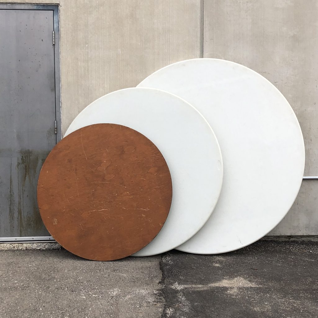 Round Tables Image